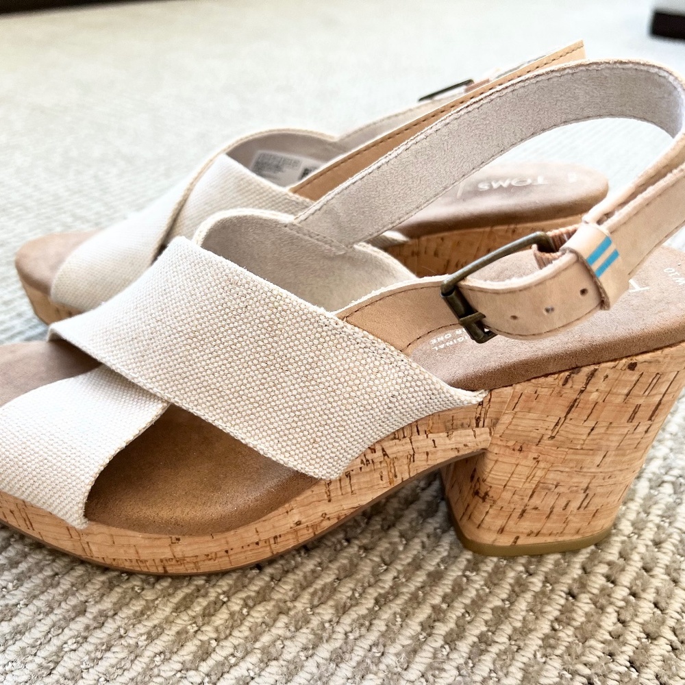 Tom’s women’s platform sandal - size 10